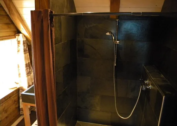 Couette-café D'hôtes Coeur De Bastié Et Ranch Du Lévézou 3*