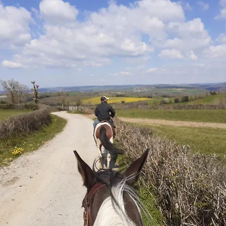D'hotes Coeur De Bastie Et Ranch Du Levezou Panzió