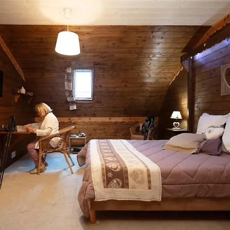 Panzió D'hotes Coeur De Bastie Et Ranch Du Levezou