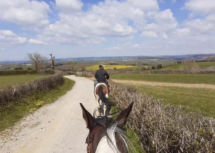 D'hotes Coeur De Bastie Et Ranch Du Levezou Frühstückspension
