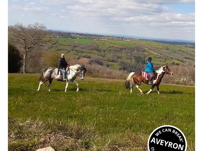 D'hotes Coeur De Bastie Et Ranch Du Levezou Frühstückspension Trémouilles