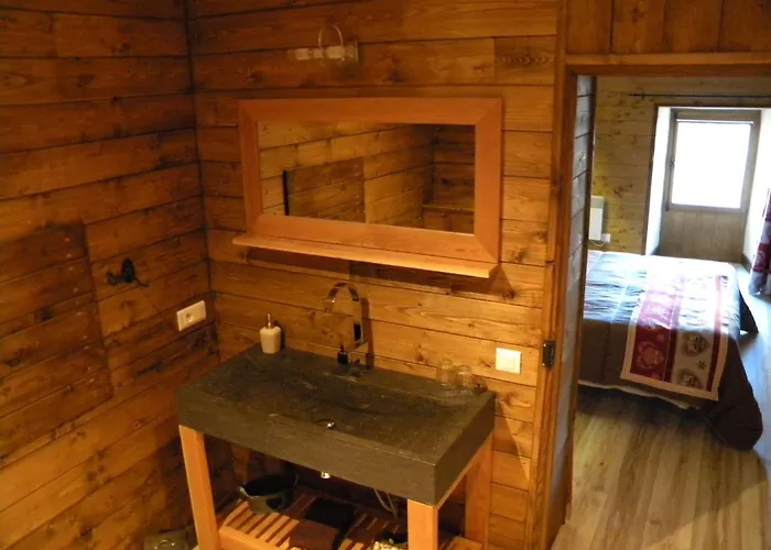 Frühstückspension D'hotes Coeur De Bastie Et Ranch Du Levezou